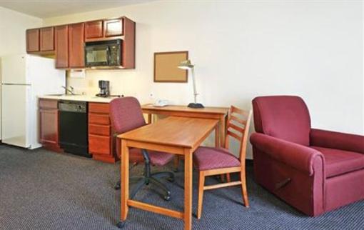 фото отеля Candlewood Suites - Rogers