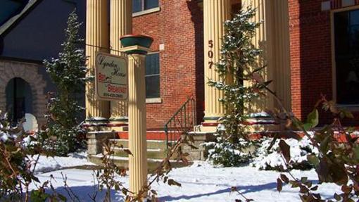 фото отеля Lyndon House Bed & Breakfast