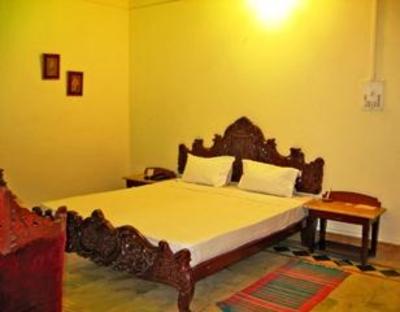 фото отеля Hotel Deoki Niwas Palace