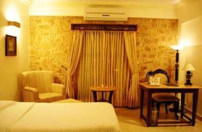 фото отеля Hotel Deoki Niwas Palace