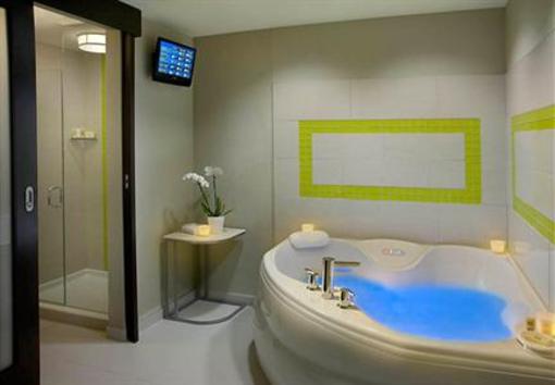 фото отеля SpringHill Suites Toronto Vaughan
