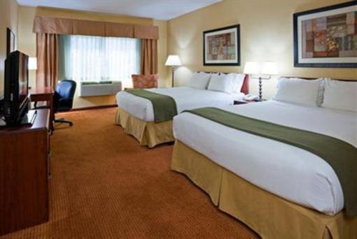 фото отеля Holiday Inn Express Hotel & Suites Stevens Point-Wisconsin Rapids