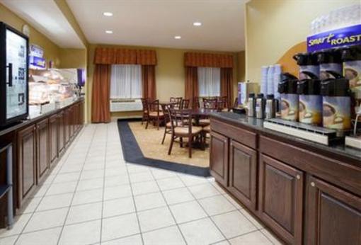 фото отеля Holiday Inn Express Hotel & Suites Stevens Point-Wisconsin Rapids