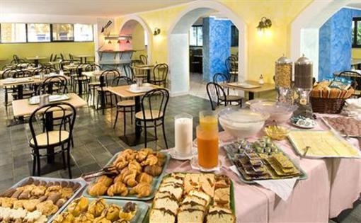 фото отеля Queen Mary Club Vacanze