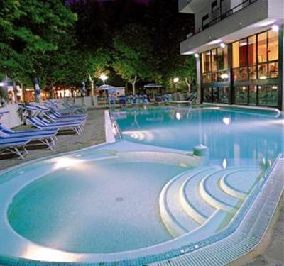 фото отеля Queen Mary Club Vacanze