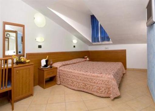 фото отеля Queen Mary Club Vacanze