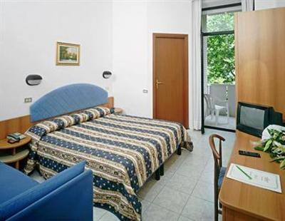 фото отеля Queen Mary Club Vacanze