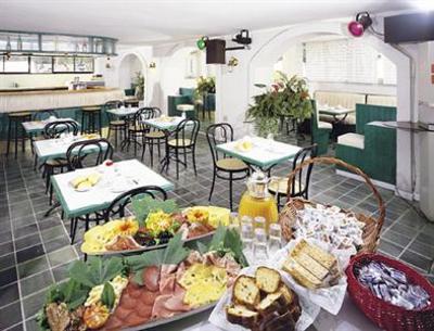 фото отеля Queen Mary Club Vacanze