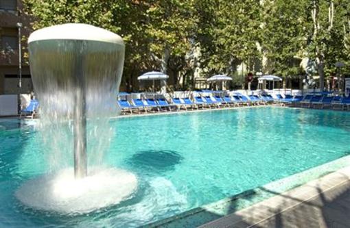 фото отеля Queen Mary Club Vacanze