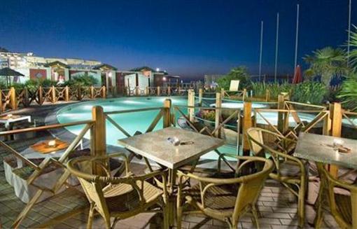 фото отеля Queen Mary Club Vacanze
