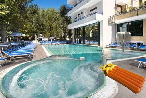 фото отеля Queen Mary Club Vacanze