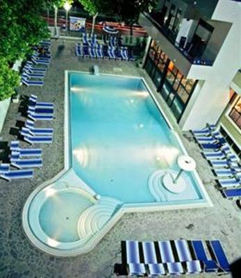 фото отеля Queen Mary Club Vacanze