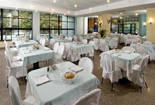 фото отеля Queen Mary Club Vacanze