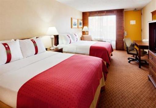 фото отеля Holiday Inn Santa Barbara - Goleta