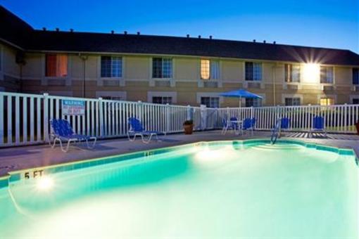 фото отеля Holiday Inn Express Chateau Elan Lodge