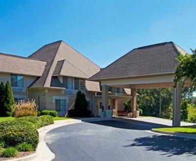 фото отеля Holiday Inn Express Chateau Elan Lodge