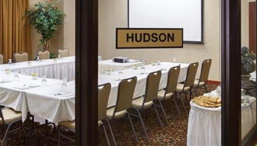фото отеля Radisson Hotel Bismarck