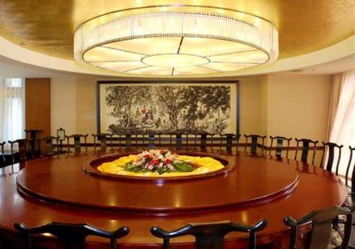 фото отеля Golden Pebble Tang Dynasty International Hot Spring Resort Dalian