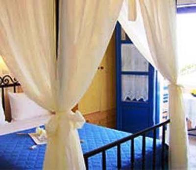 фото отеля Hotel Thira and apartments