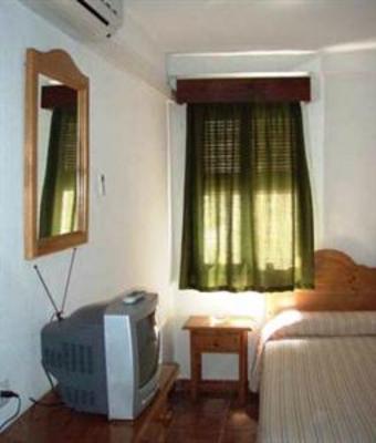 фото отеля Serramar Hostel Benalmadena
