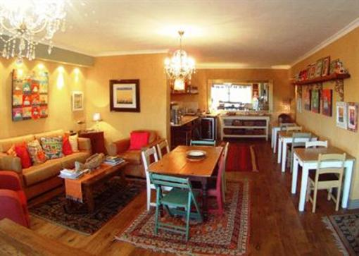 фото отеля Dolphin Inn Guesthouse Mouille Point