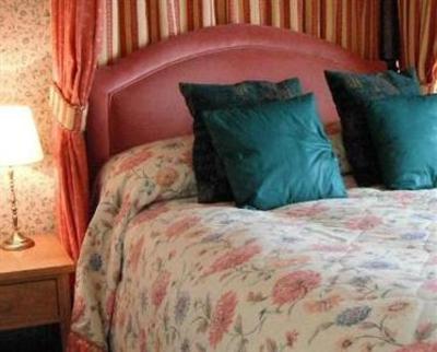 фото отеля Chough's Nest Hotel