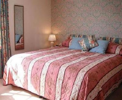 фото отеля Chough's Nest Hotel