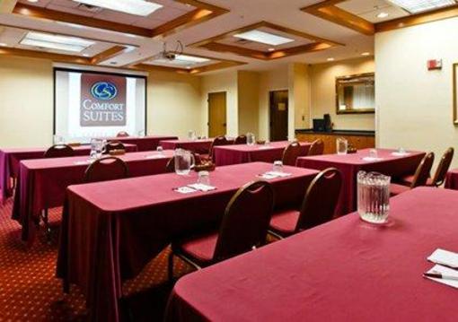 фото отеля Comfort Suites Denver International Airport