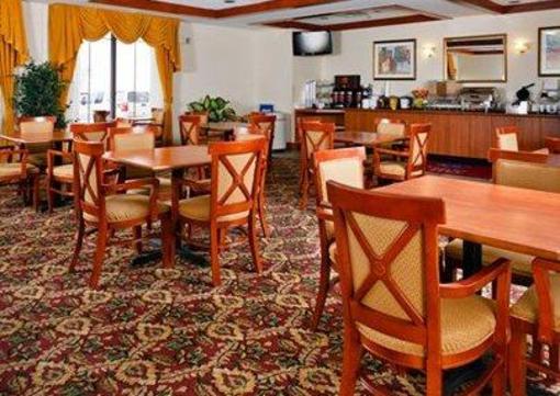 фото отеля Comfort Suites Denver International Airport