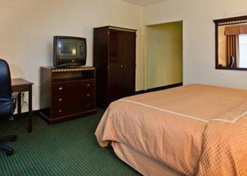 фото отеля Comfort Suites Denver International Airport