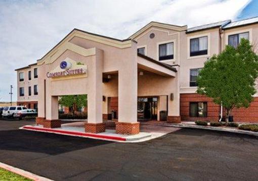 фото отеля Comfort Suites Denver International Airport