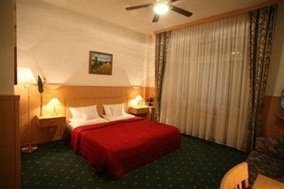 фото отеля Hotel Pension Corvinus