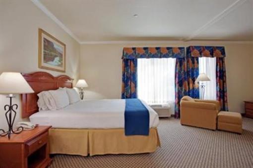 фото отеля Holiday Inn Express Hotel & Suites Paso Robles