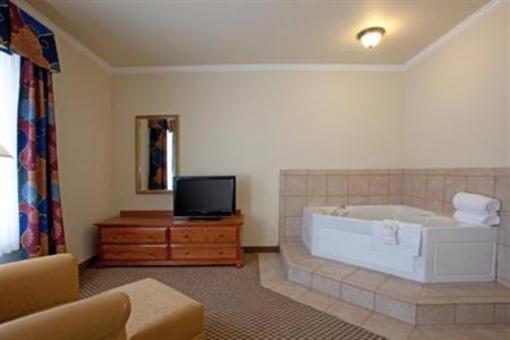 фото отеля Holiday Inn Express Hotel & Suites Paso Robles