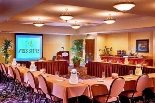 фото отеля Ayres Suites Corona West