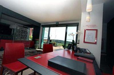 фото отеля La Montagne De Brancion Hotel Tournus