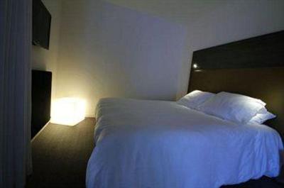 фото отеля La Montagne De Brancion Hotel Tournus