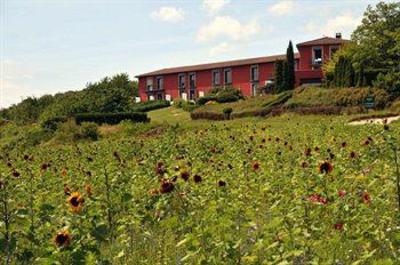 фото отеля La Montagne De Brancion Hotel Tournus