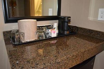 фото отеля Executive Royal Inn West Edmonton