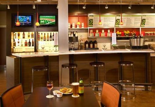 фото отеля Courtyard by Marriott Santa Fe