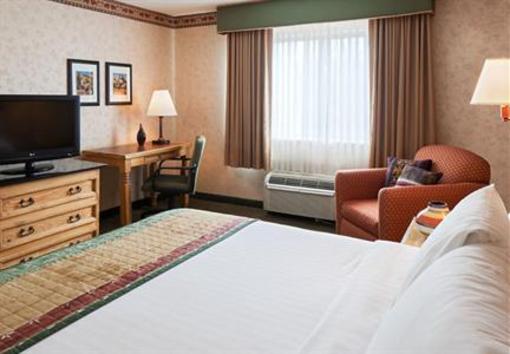 фото отеля Courtyard by Marriott Santa Fe