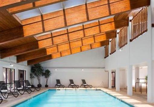фото отеля Courtyard by Marriott Santa Fe