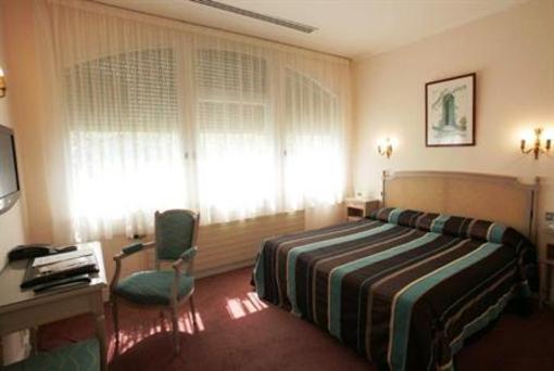 фото отеля BEST WESTERN Hotel Champlain France Angleterre