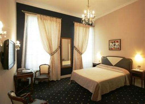 фото отеля BEST WESTERN Hotel Champlain France Angleterre