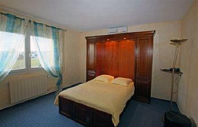 фото отеля Hotel Restaurant Champ Alsace Haguenau