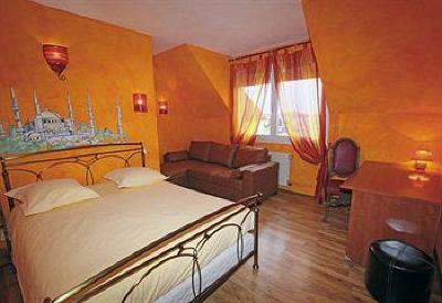 фото отеля Hotel Restaurant Champ Alsace Haguenau