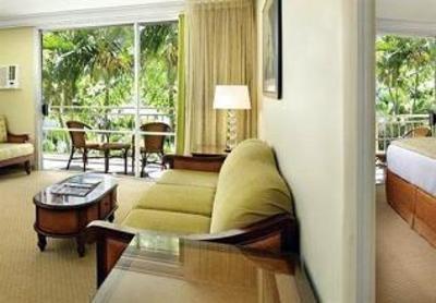 фото отеля Courtyard by Marriott Waikiki Beach