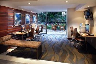 фото отеля Courtyard by Marriott Waikiki Beach