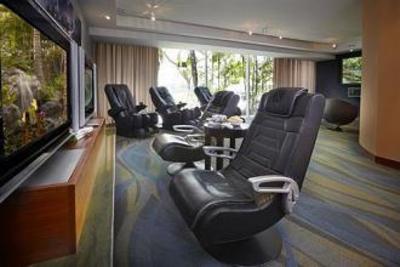 фото отеля Courtyard by Marriott Waikiki Beach