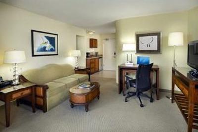 фото отеля Courtyard by Marriott Waikiki Beach
